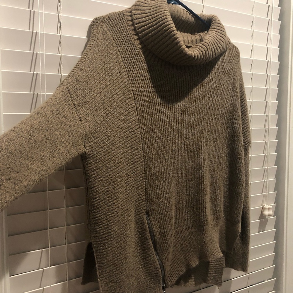 Turtle Neck Sweater - Picture 2 of 6
